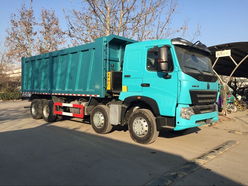Benne basculante lourde A7 8x4 de sinotruk howo